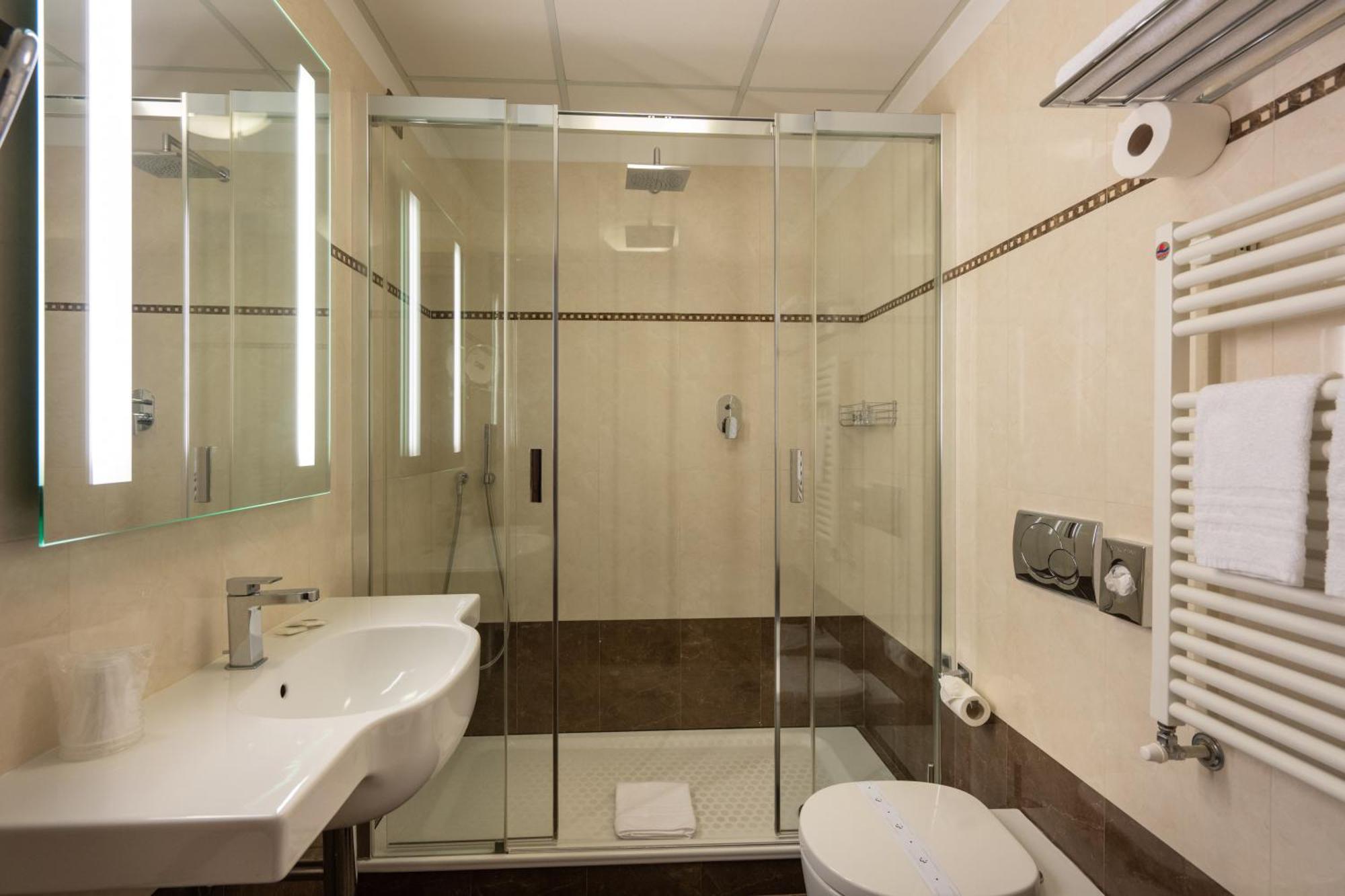 Hotel Iris جنوة المظهر الخارجي الصورة