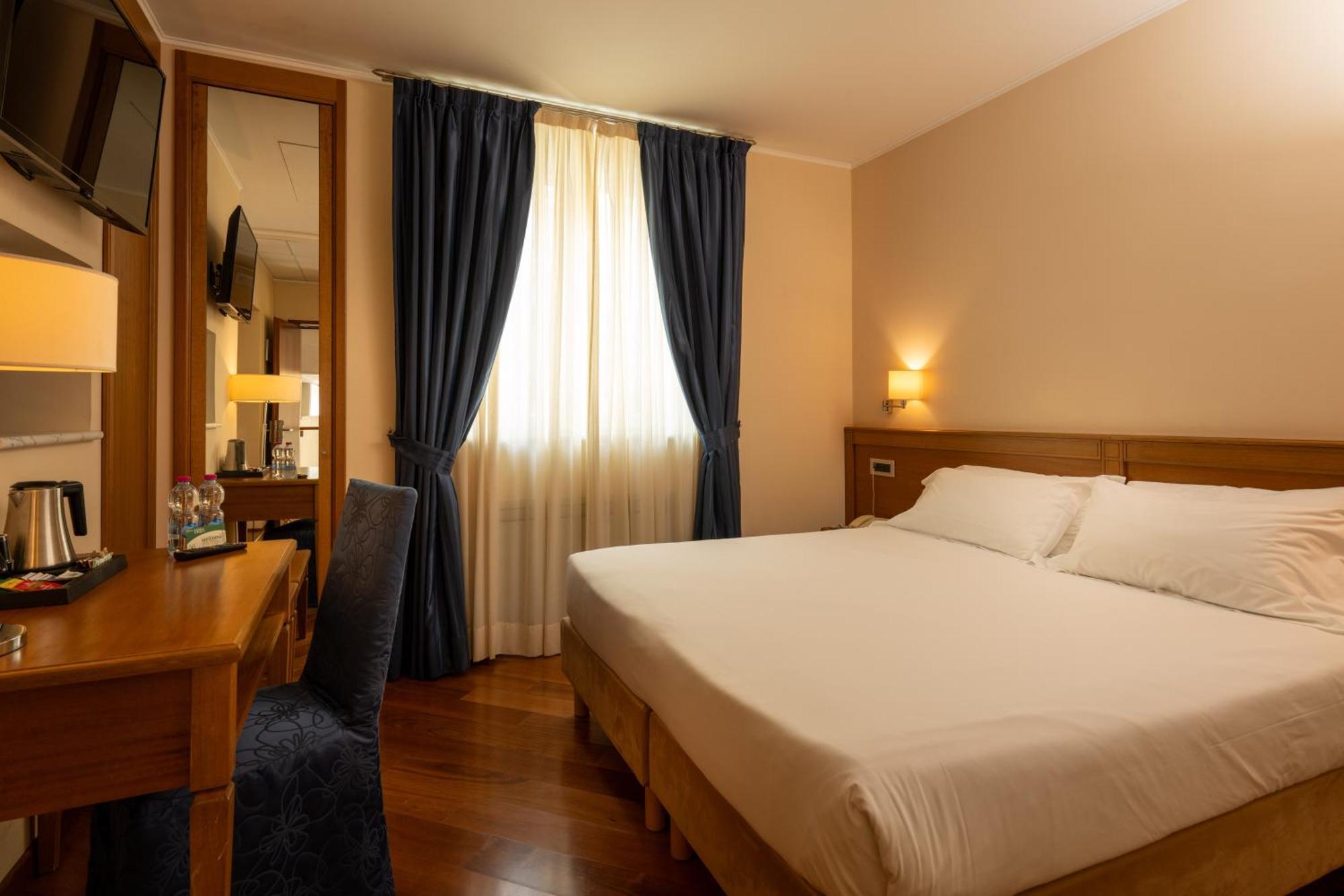 Hotel Iris جنوة المظهر الخارجي الصورة
