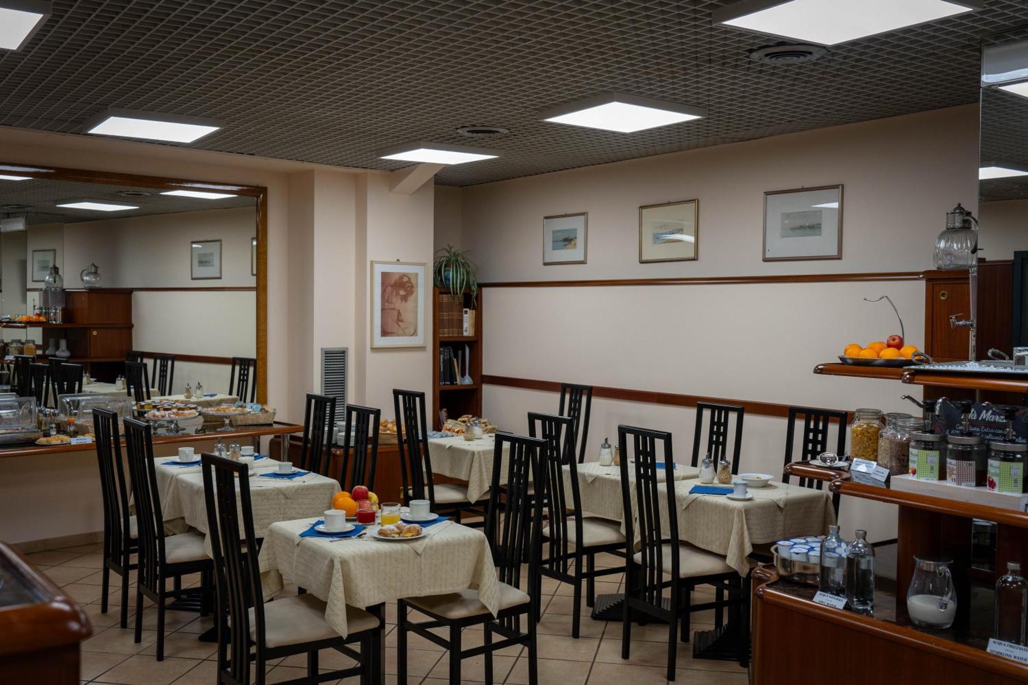 Hotel Iris جنوة المظهر الخارجي الصورة