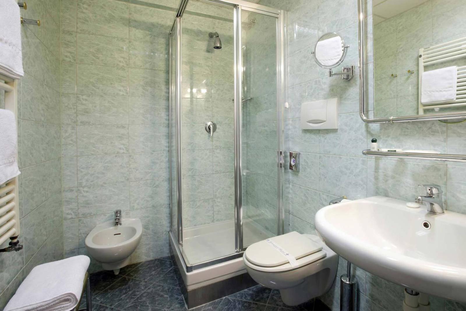 Hotel Iris جنوة المظهر الخارجي الصورة