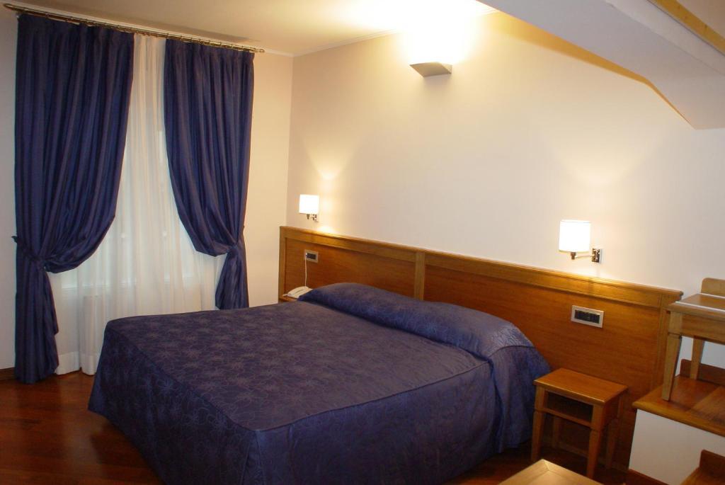 Hotel Iris جنوة المظهر الخارجي الصورة