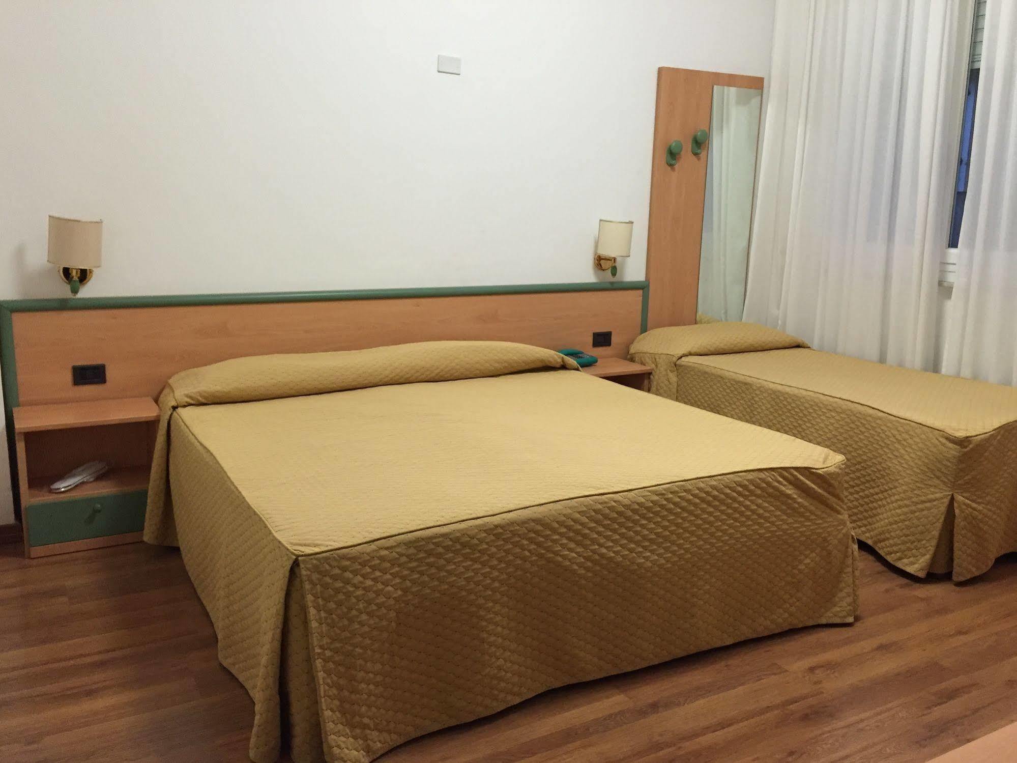 Hotel Iris جنوة المظهر الخارجي الصورة